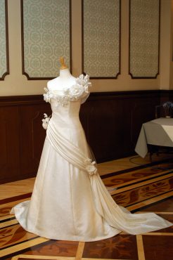 纏う・・・絹の織物を！