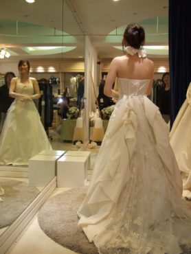 ゴージャス　フランスレースの仮縫い　★