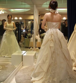 ゴージャス　フランスレースの仮縫い　★