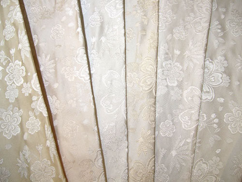 博多織オリジナルドレス柄「めぐみ桜」・・・・色出しができました！