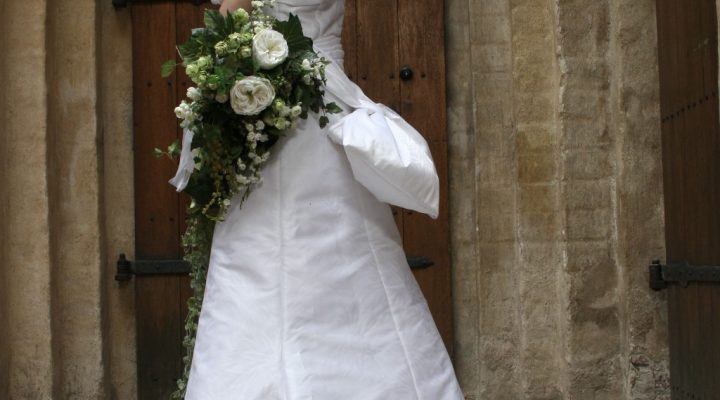 初めての博多織りウェディングドレスから・・・。