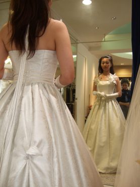 ダリア柄の博多織ウェディングドレス・・・！