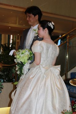 希望の織物「清香さくら」のウェディングドレス！・・・梅雨の晴れ間にデビュー！