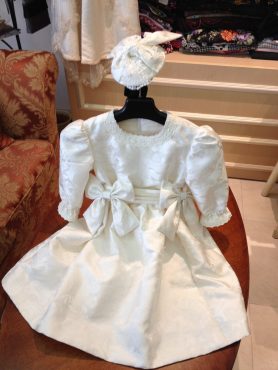 ママの博多織ウェディングドレスのリメイクで七五三のドレスです！