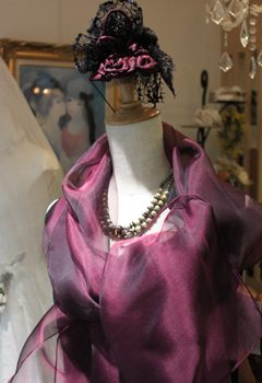 大人のドレスに…お帽子。