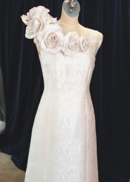 纏う！日本の絹の織物のドレス…伝統の美しさ