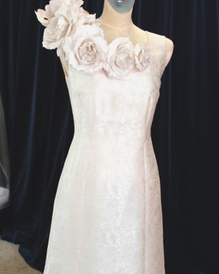 纏う！日本の絹の織物のドレス…伝統の美しさ