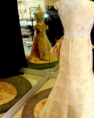 金色のドレスと和薔薇と生演奏