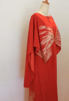 ７０年前の訪問着の朱赤のドレス・・・・日本の赤の力