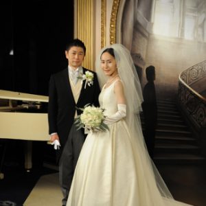 シンプルなノースリーブのポールガウンタイプ