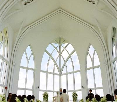 グァムでの結婚式!・・・・白い教会で、夢のよう!!