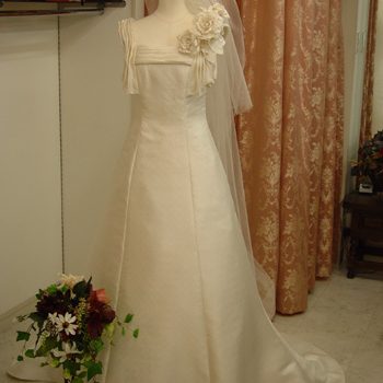 楚々とした美しさは、やっぱり絹織物のせいでしょうか？