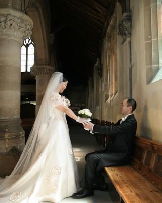 LOVELOVEあき子さん博多織ウェディングドレスin Paris～もう一枚！！