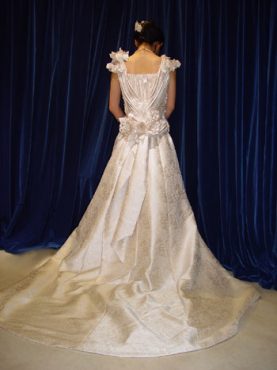 宏子姫の博多織りウェディングドレス・・・やっと完成です！！