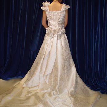 宏子姫の博多織りウェディングドレス・・・やっと完成です！！