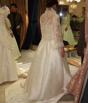 シンデレラの博多織ウェディングドレス！！