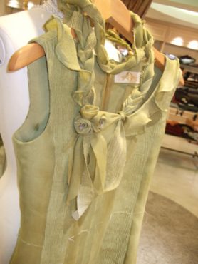 博多織の「草木染」で・・・りぼんネックレス！！