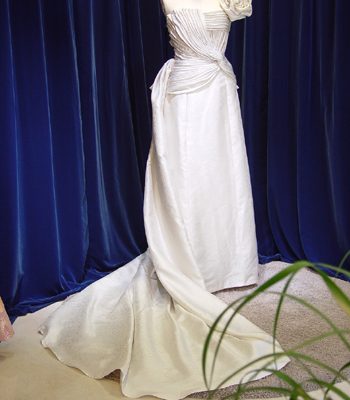 豪華！高貴！・・・シルクのオーダーウェディングドレスは博多織★