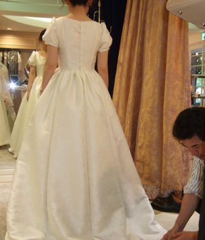 ひろ子さんの博多織ウェディングドレス・・・本生地で２回目の仮縫いです！