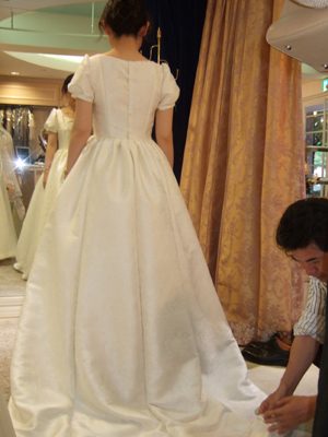 ひろ子さんの博多織ウェディングドレス・・・本生地で２回目の仮縫いです！