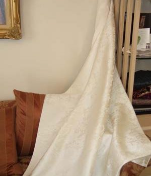 博多ゆり・・・博多織ドレス生地の出来上がり！！