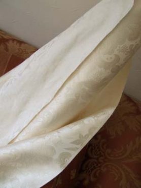 「白無垢」と「ベビーシャンパン」