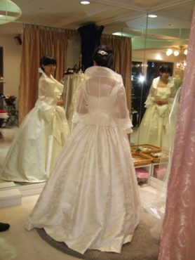 monmonの博多織ウェディングドレス・・・もうすぐ完成です！