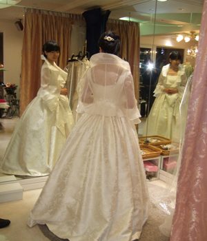 monmonの博多織ウェディングドレス・・・もうすぐ完成です！