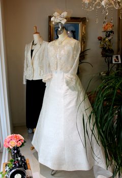ボレロのあるウェディングドレス･･外国の方に褒められました！