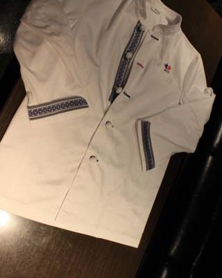 福岡のレストラングループ「マスマサ」に博多織を使ったコックドレス!!