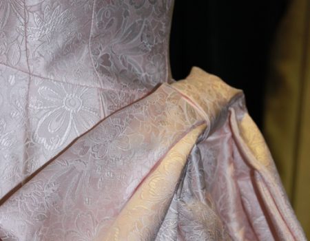 ピンクの桜の博多織ドレス