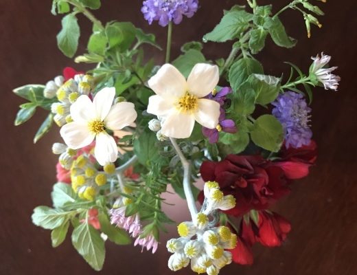 ブーケトス…新しい博多織オリジナルドレス生地の誕生です。