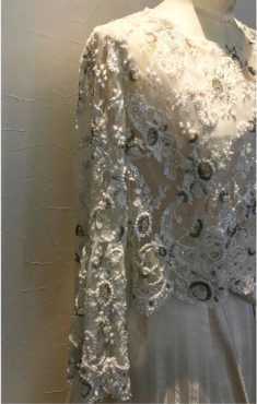 映画のワンシーンのよう！クチュールの技のオーダーウェディングドレス