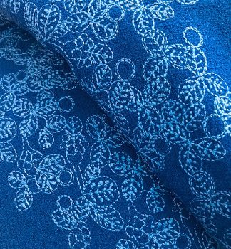 大人の女性ほど良い生地の服を！