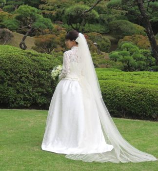 夢のウェディングドレスで大人のクラシカルな披露宴