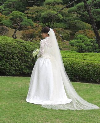 夢のウェディングドレスで大人のクラシカルな披露宴