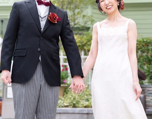 シンプルで上品な大人のウェディングドレス＆職人達が作り上げた披露宴